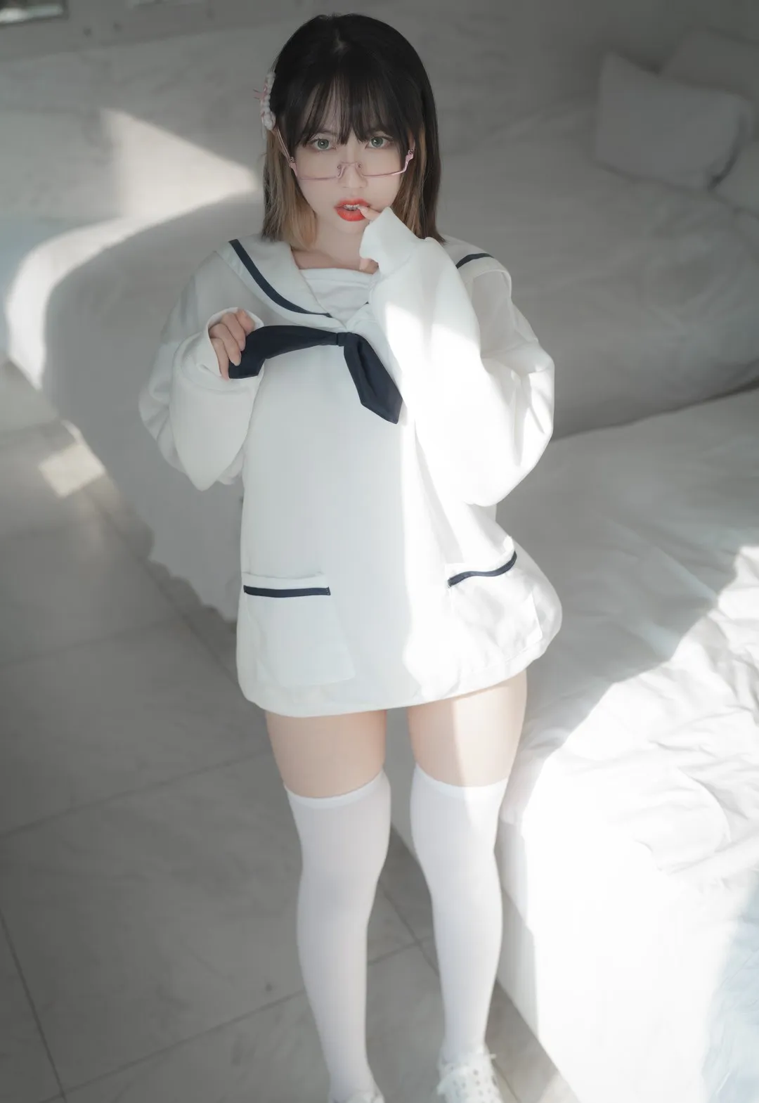 Uhye(이유혜)蝴蝶结造型室内写真