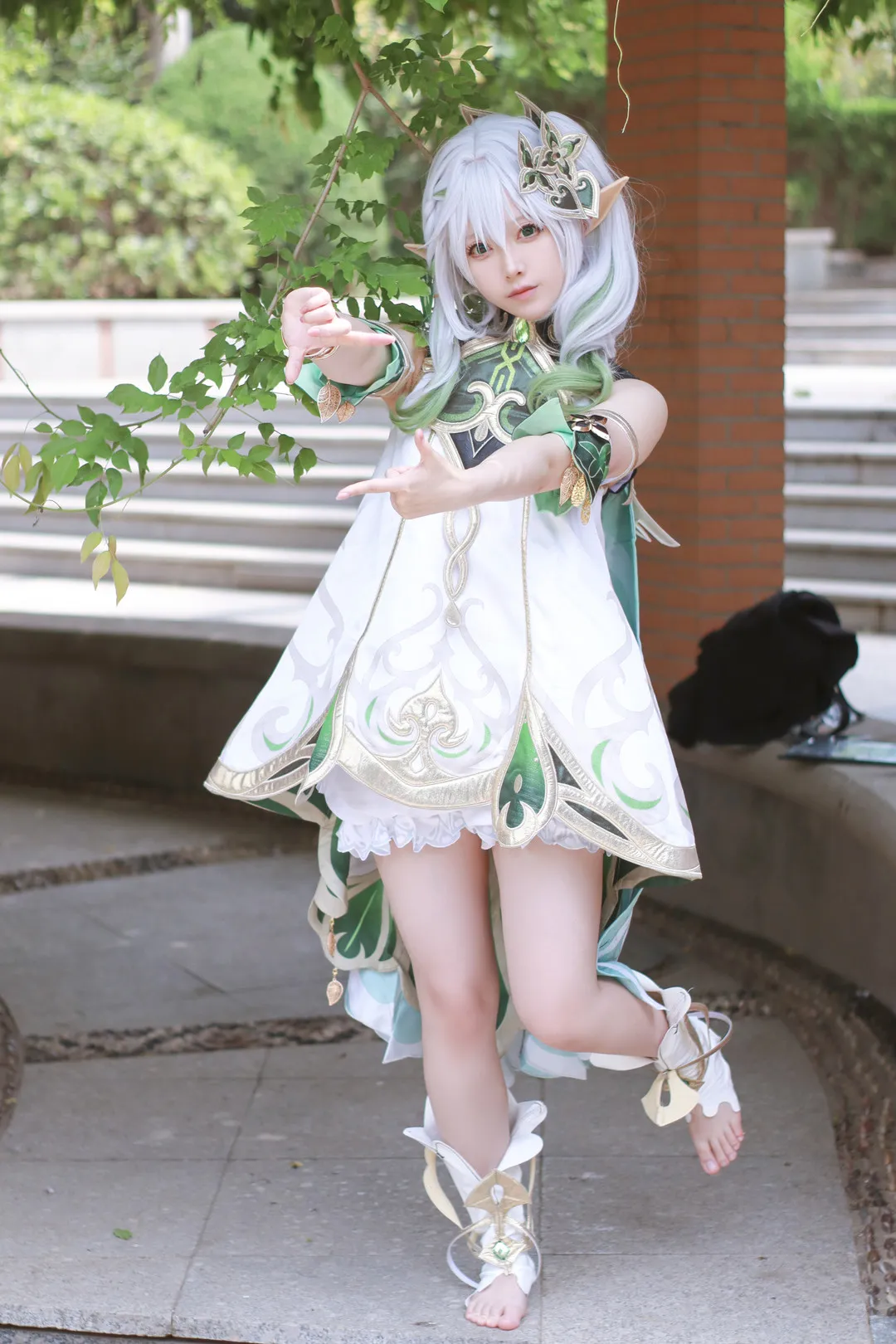 Asagiriai白绿色精灵风Cosplay服装与双马尾造型展示