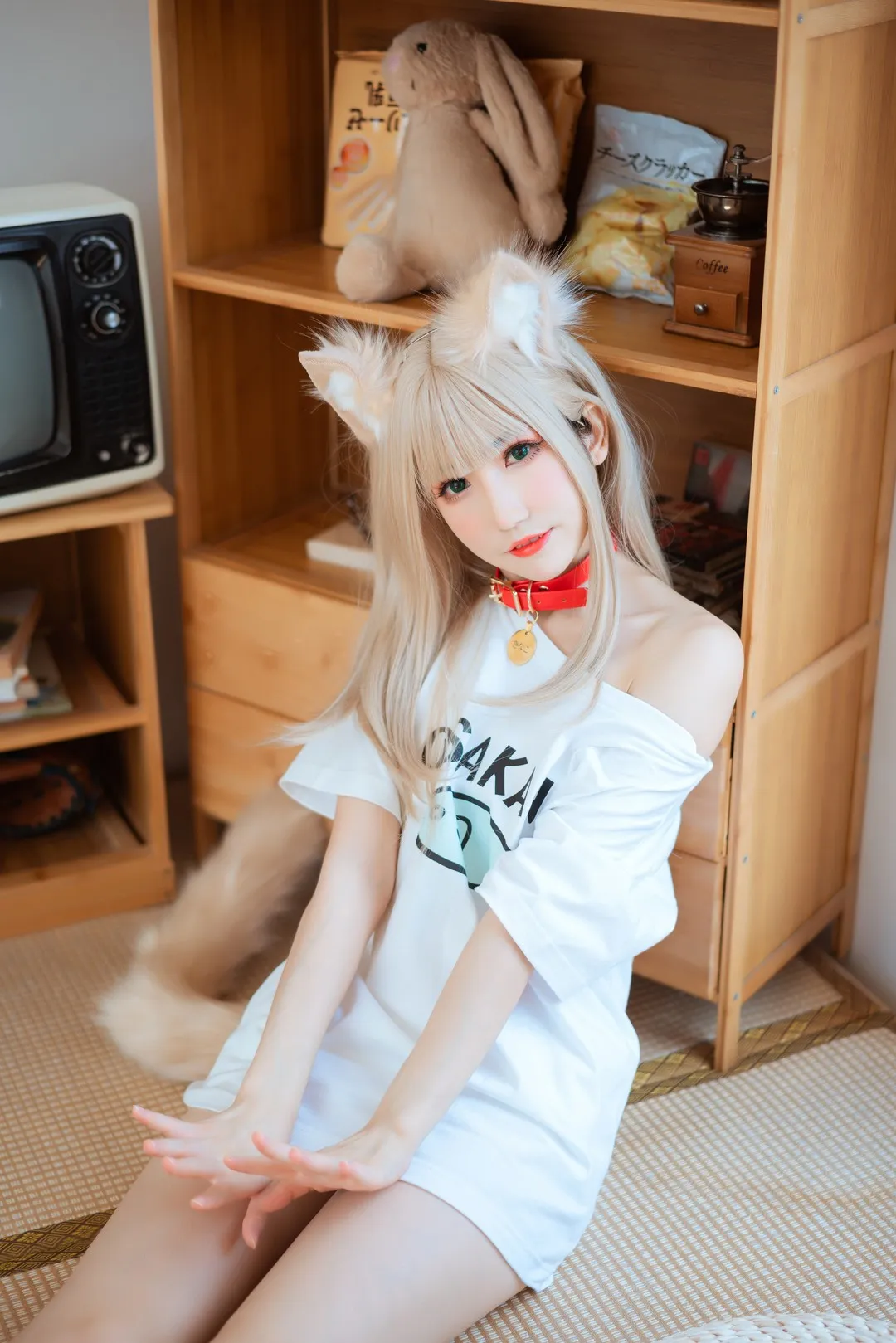 coser衣衣作品目录与编号更新 coser衣衣白色猫娘服装与长发猫耳造型