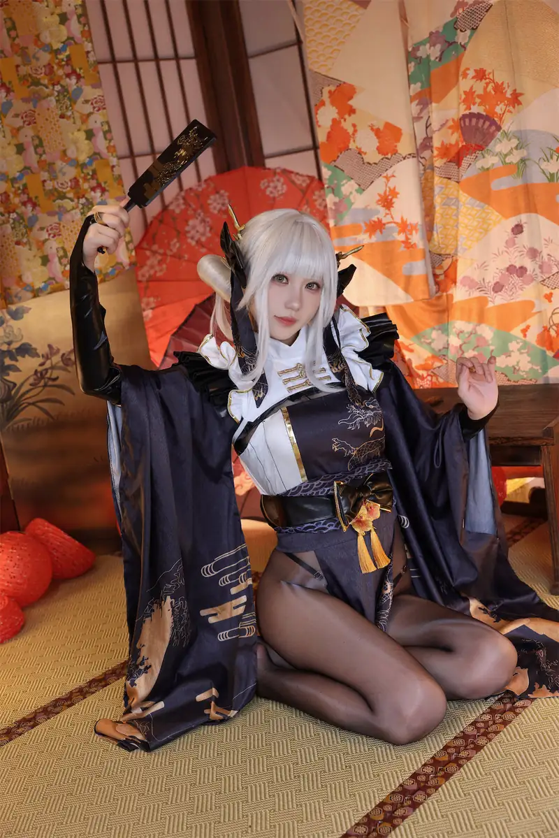 KitkatCosplay9白发黑色服装幻想角色cosplay图片