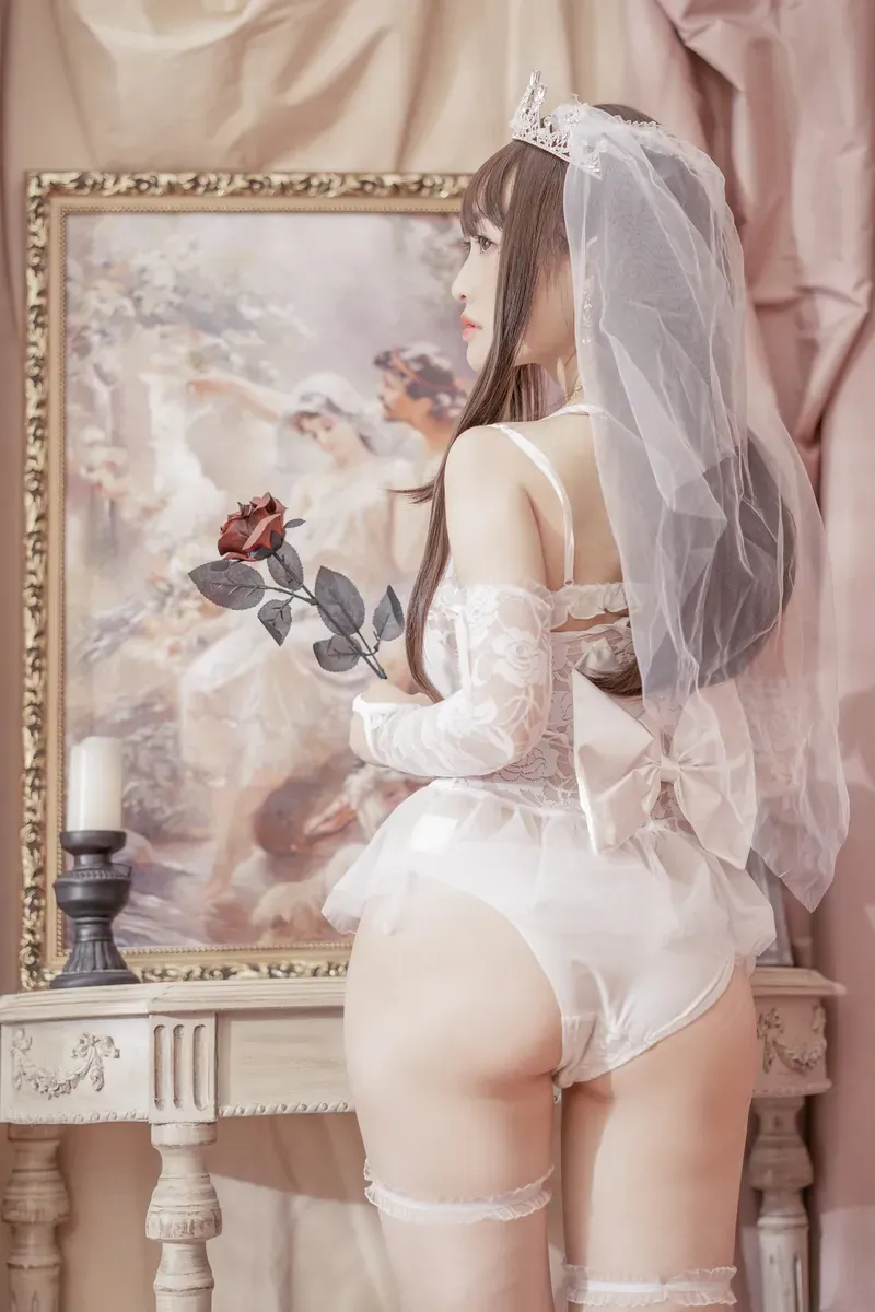 脱尾巴Mizuki白色婚纱造型图片