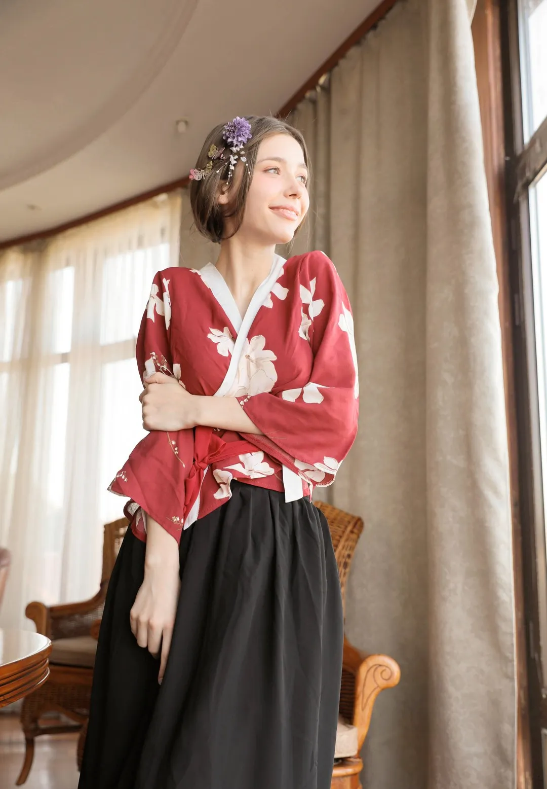 MliaAzulTokyoDoll红色花纹服装窗边站姿照片