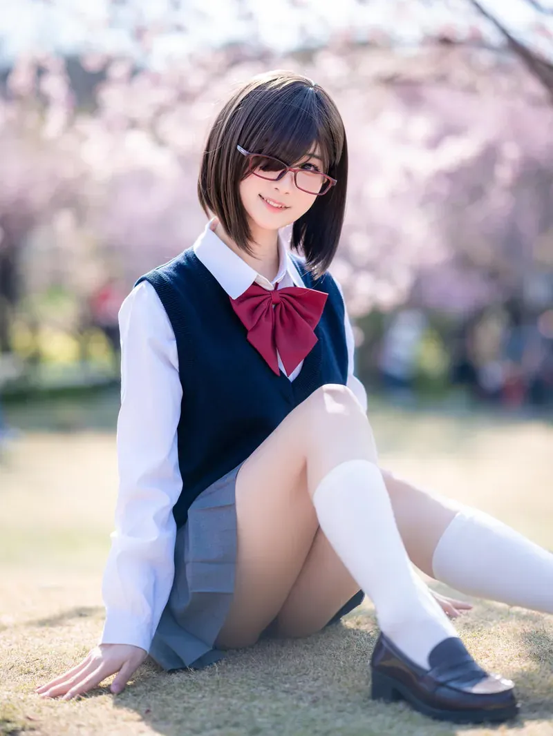 幼愛youmekoJK制服角色坐姿摄影作品