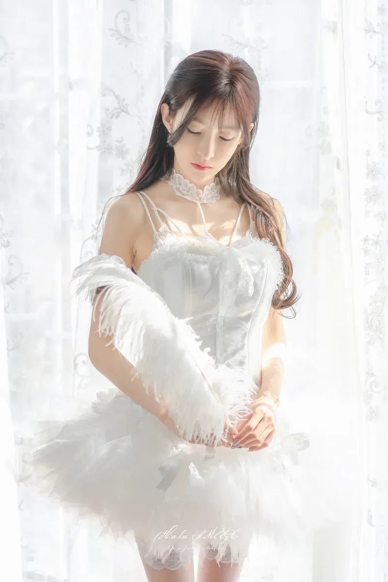王羽杉Barbieshy作品目录｜作品编号、合集列表与最新更新 王羽杉Barbieshy白色礼服造型室内写真