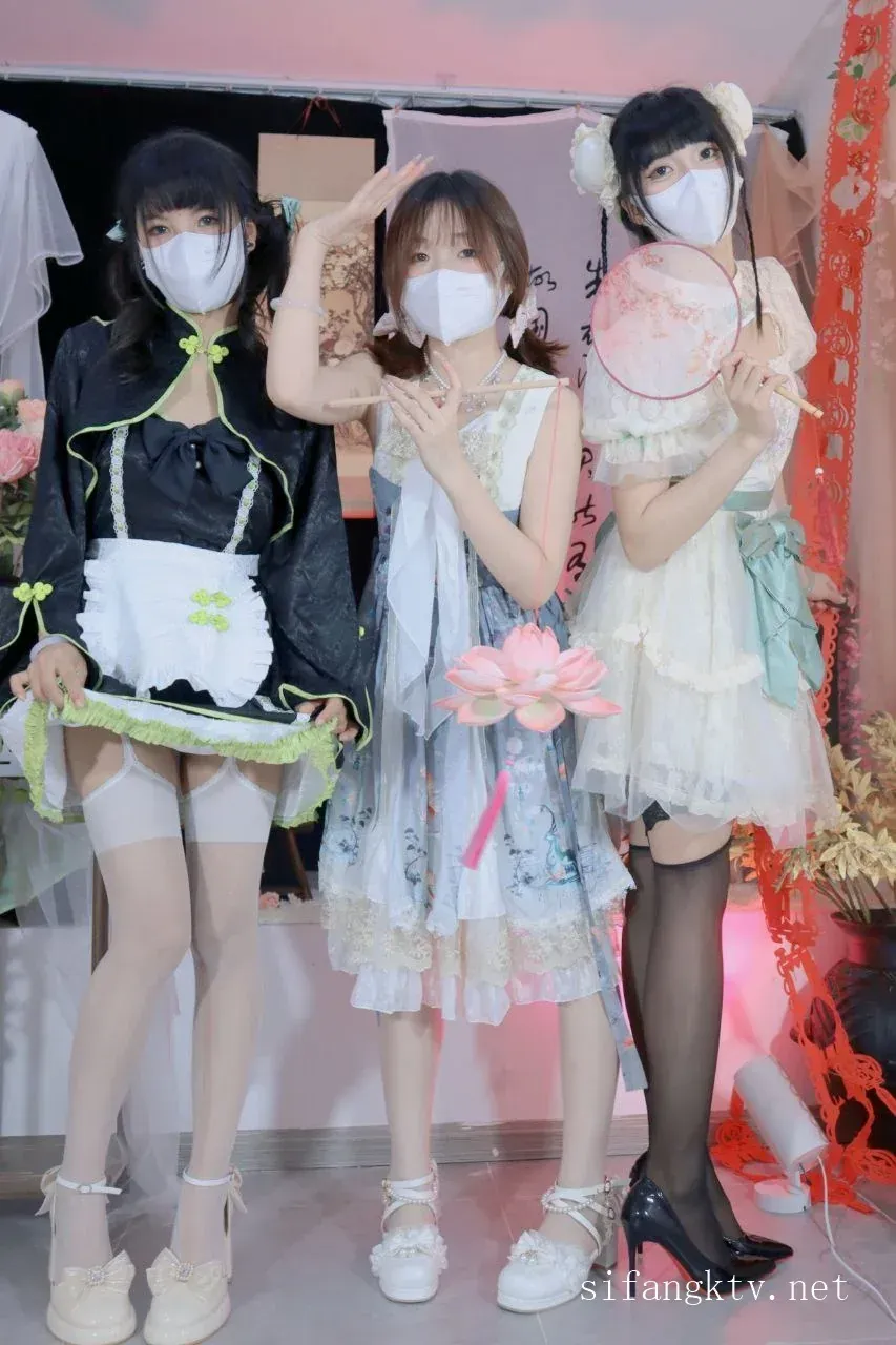 Miao喵酱作品目录|作品编号、合集列表与最新更新 Miao喵酱主题服装造型室内多人合影