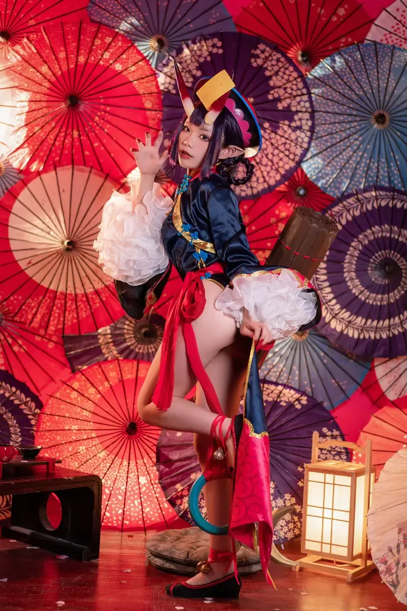 无影喵喵Ghost作品目录｜作品编号、合集列表与最新更新 无影喵喵Ghost紫发白色服装角色造型照片