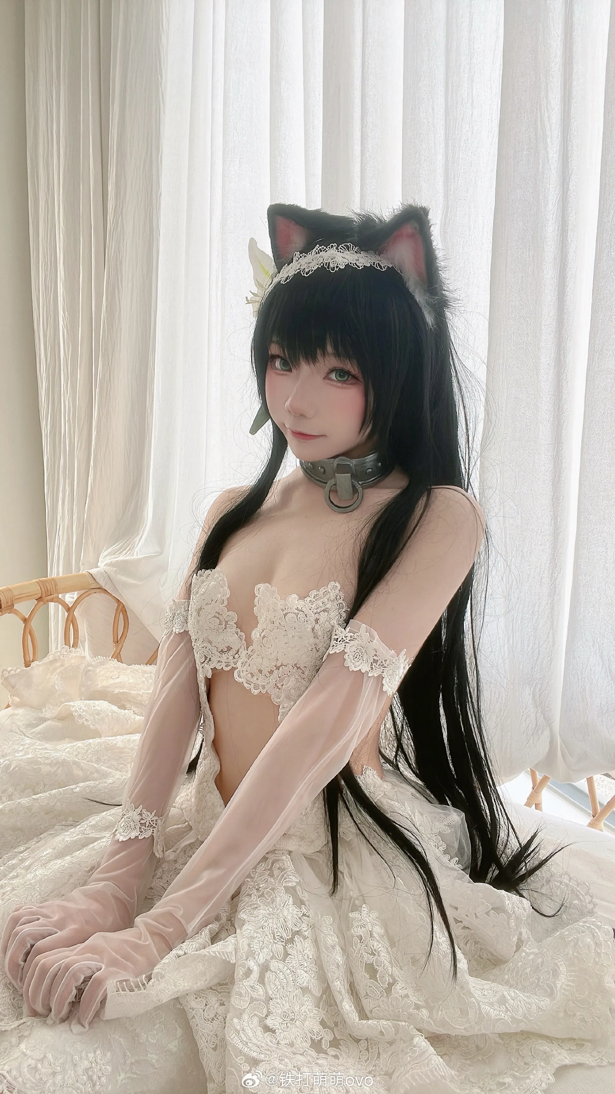 铁打萌萌_moi作品目录|作品编号、合集列表与最新更新 铁打萌萌_moi黑色长发猫耳造型与白色服饰画面