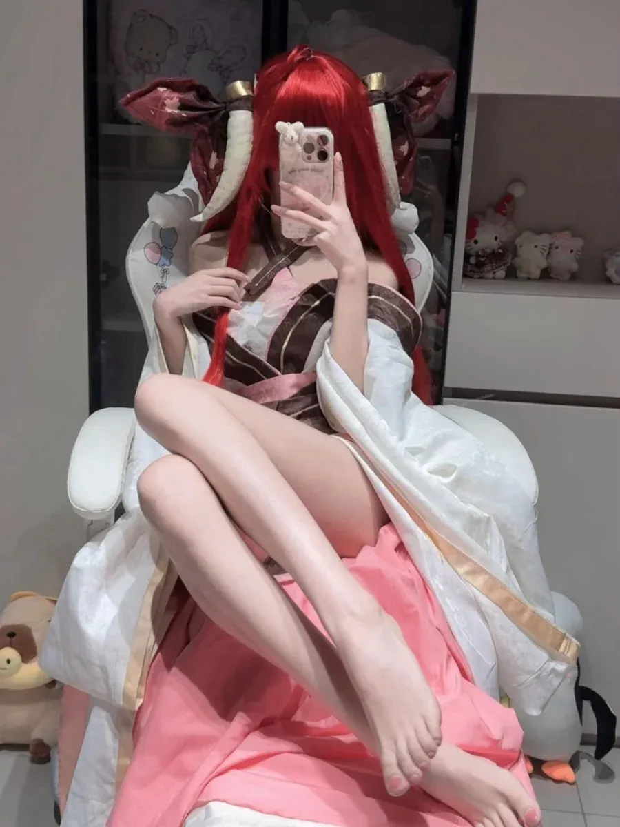 吉吉怪怪作品目录｜编号更新与合集范围整理 吉吉怪怪红色假发角色元素服装造型照片