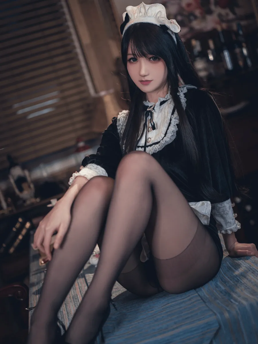 抖个姬灵作品目录|COS造型编号与合集范围整理 抖个姬灵黑白女仆风服装长发造型照片