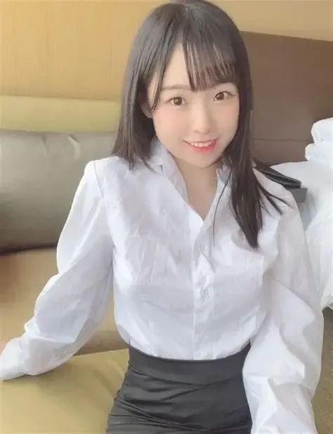 晴兒littlesshine作品目录|编号更新与合集范围整理 晴兒littlesshine白色衬衫造型室内照片