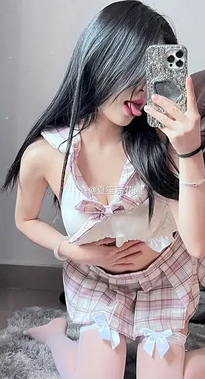 夏笙姑娘作品目录|编号更新与合集范围整理 夏笙姑娘白色服装长发造型室内照片