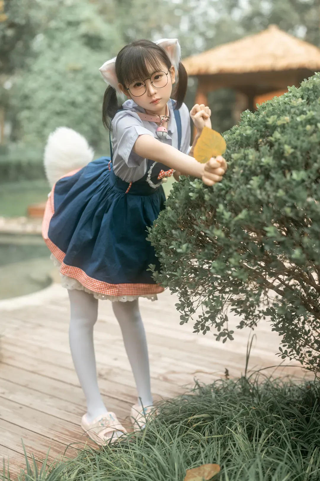 幼水铃衣作品目录｜作品编号、合集列表与最新更新 幼水铃衣粉色外套浅色长发室内造型照片