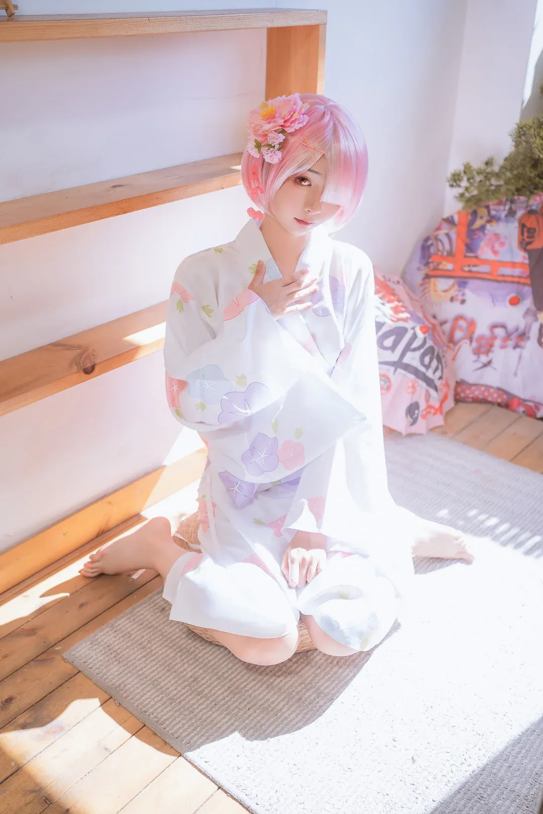 花音栗子作品目录|作品编号、合集范围与最新更新 花音栗子白色服装与粉色发型造型照片