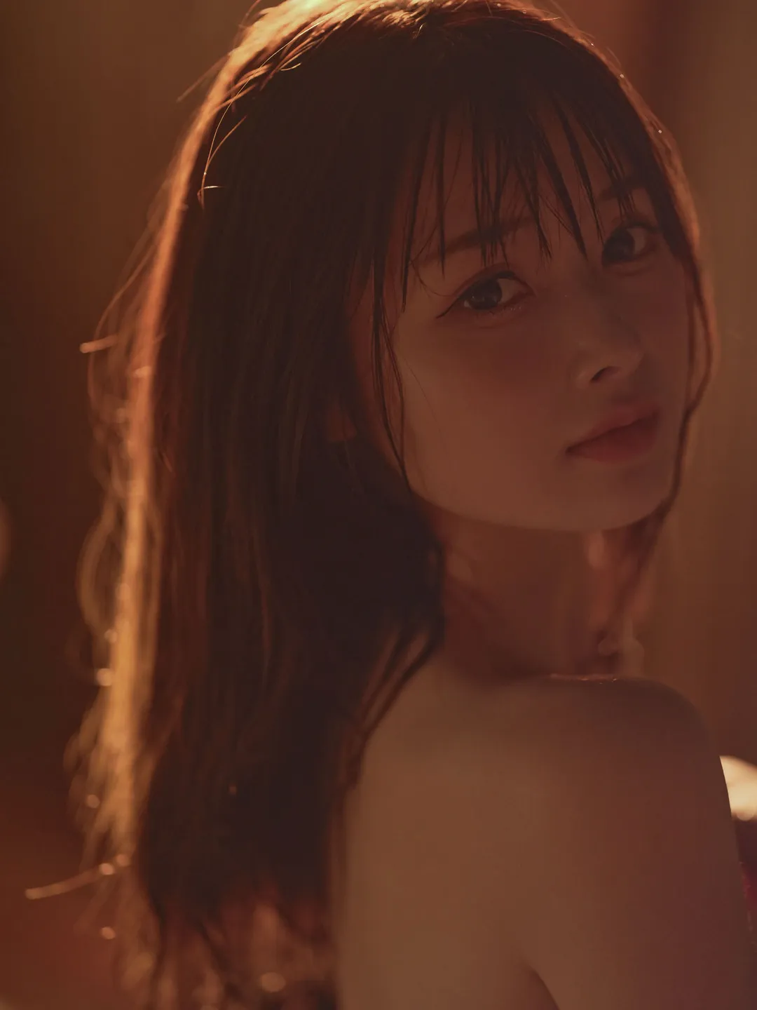河豚抚子作品目录｜编号更新、合集范围与代表作品线索 河豚抚子长发近景造型照片