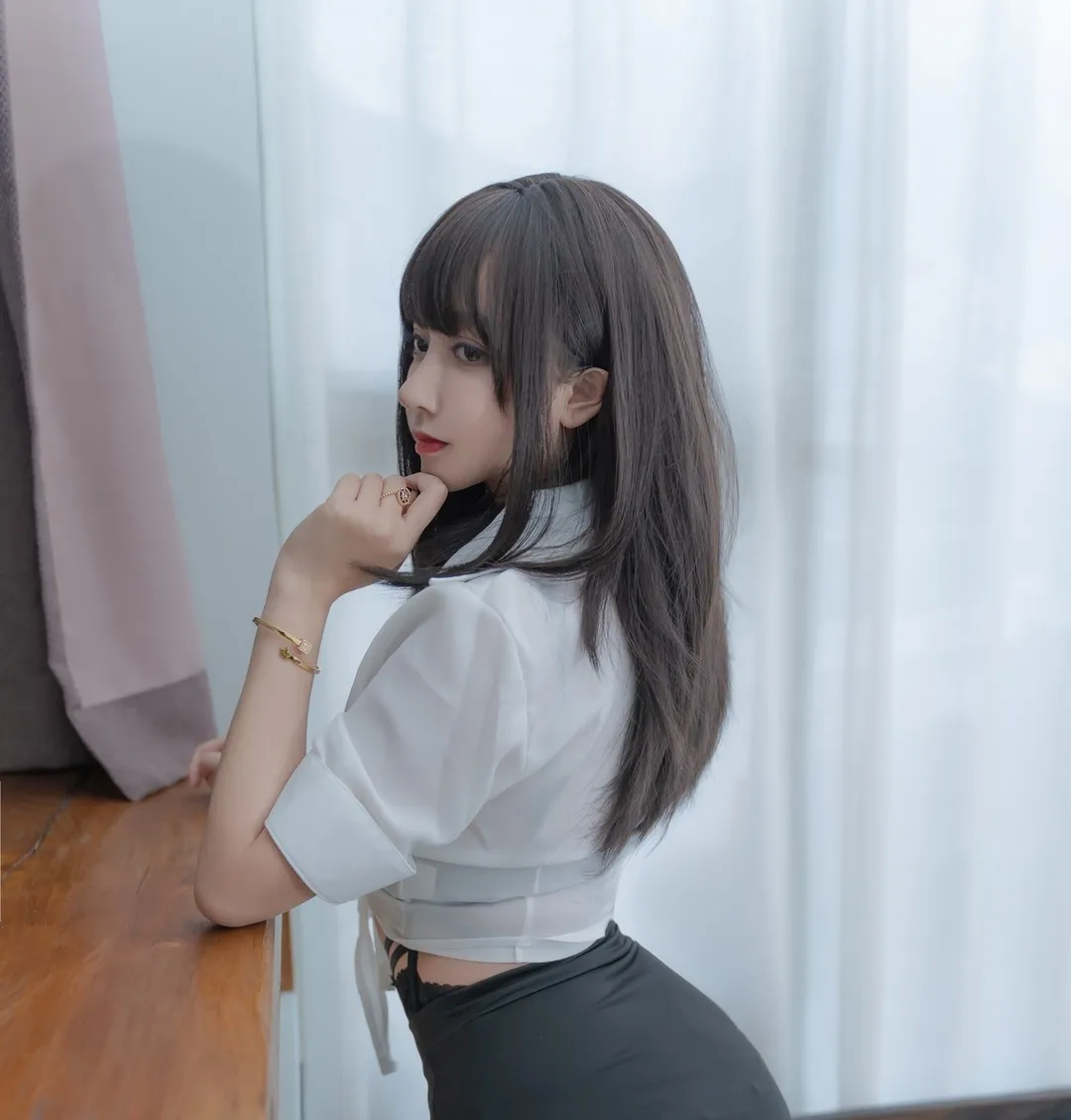 过期米线线喵白衬衫职场教师风格造型
