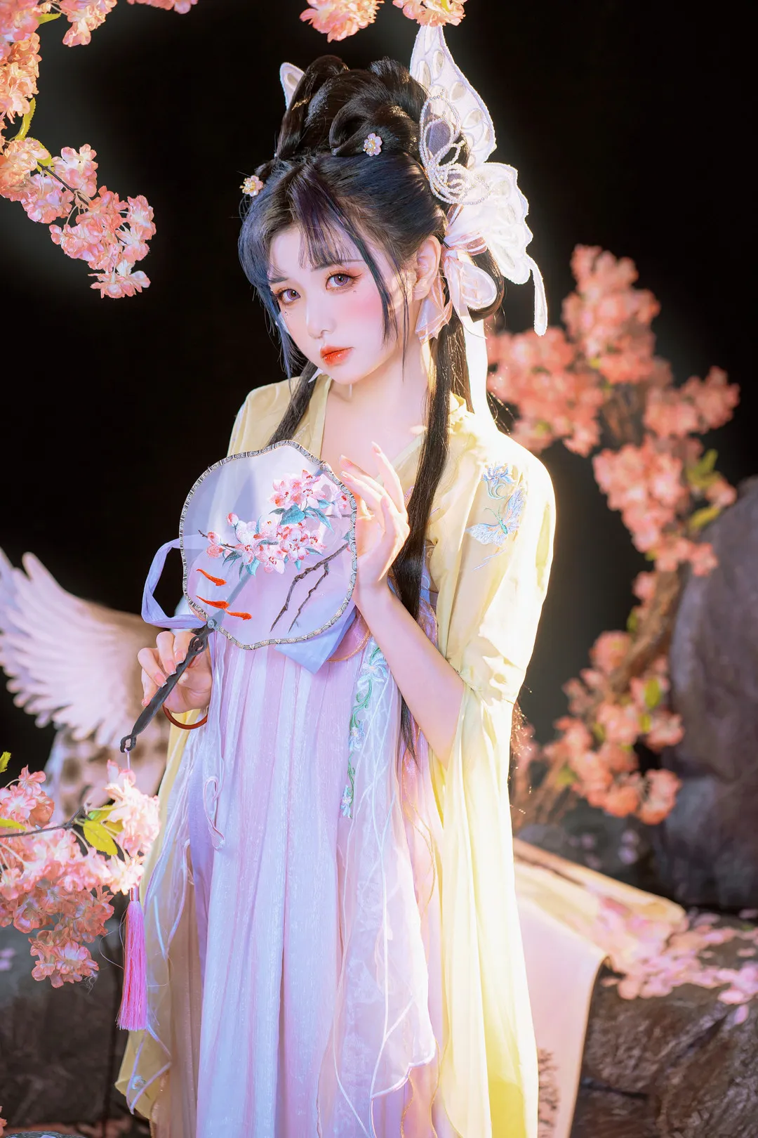 爆机少女喵小吉作品目录|编号更新、合集范围与代表作品整理 爆机少女喵小吉樱花背景白色古风角色造型照片
