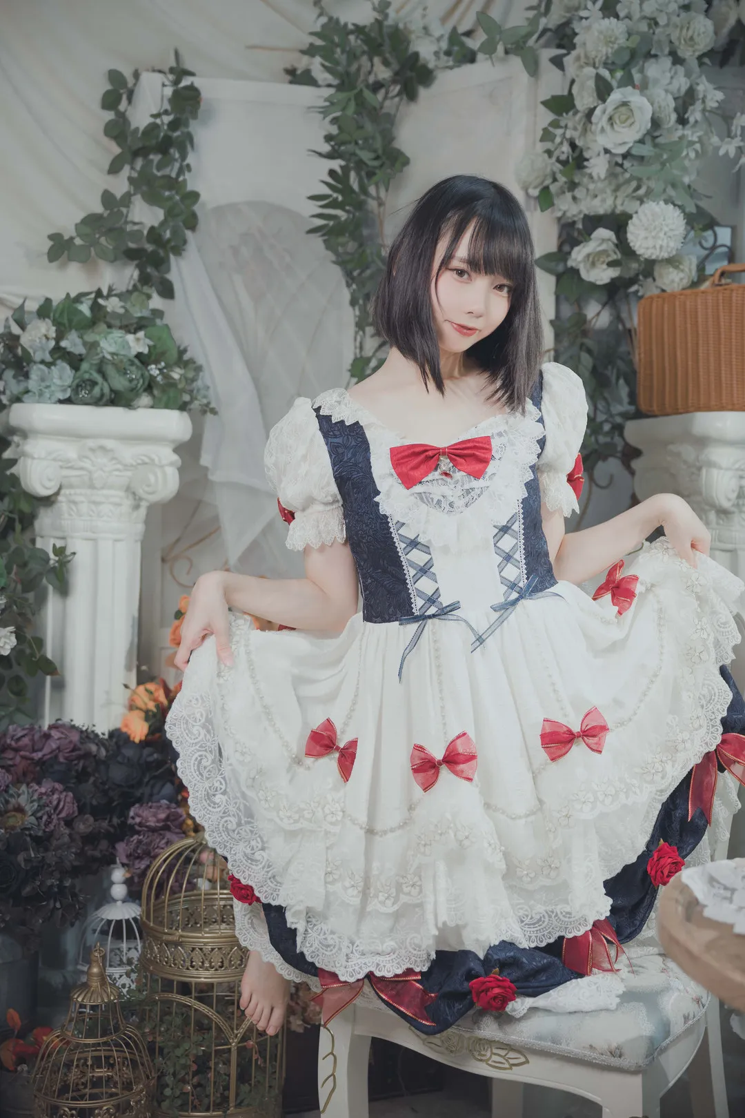 紅豆Azuki作品目录|编号更新与合集范围整理 紅豆Azuki全身白色角色服装展示