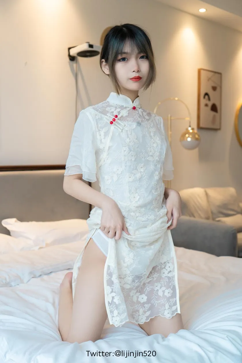 梨瑾瑾作品目录｜编号更新与合集范围整理 梨瑾瑾白色传统服装造型与室内背景画面