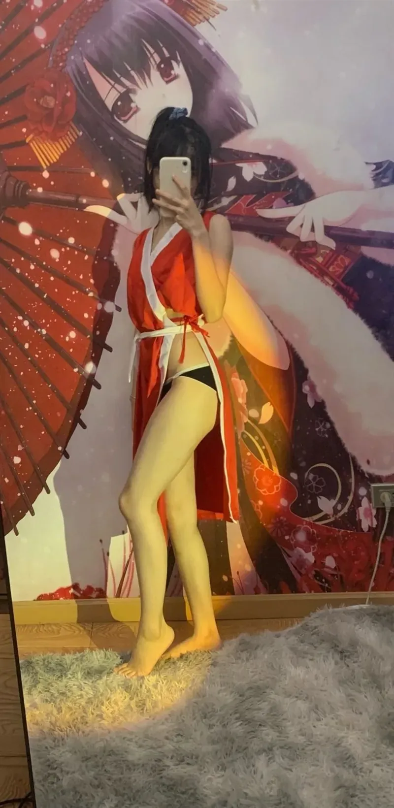 清月已经不困了作品目录|阶段性作品整理与代表造型更新 清月已经不困了黑色短发、红白和风服饰与动漫背景全身镜拍