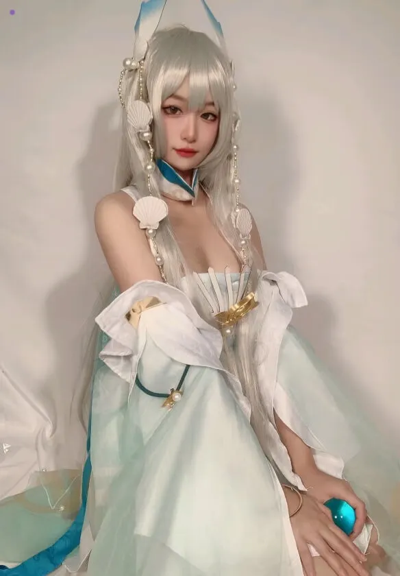 桃谷若姬子作品目录｜作品编号、合集范围与更新整理 桃谷若姬子白色角色服装与银白长发造型