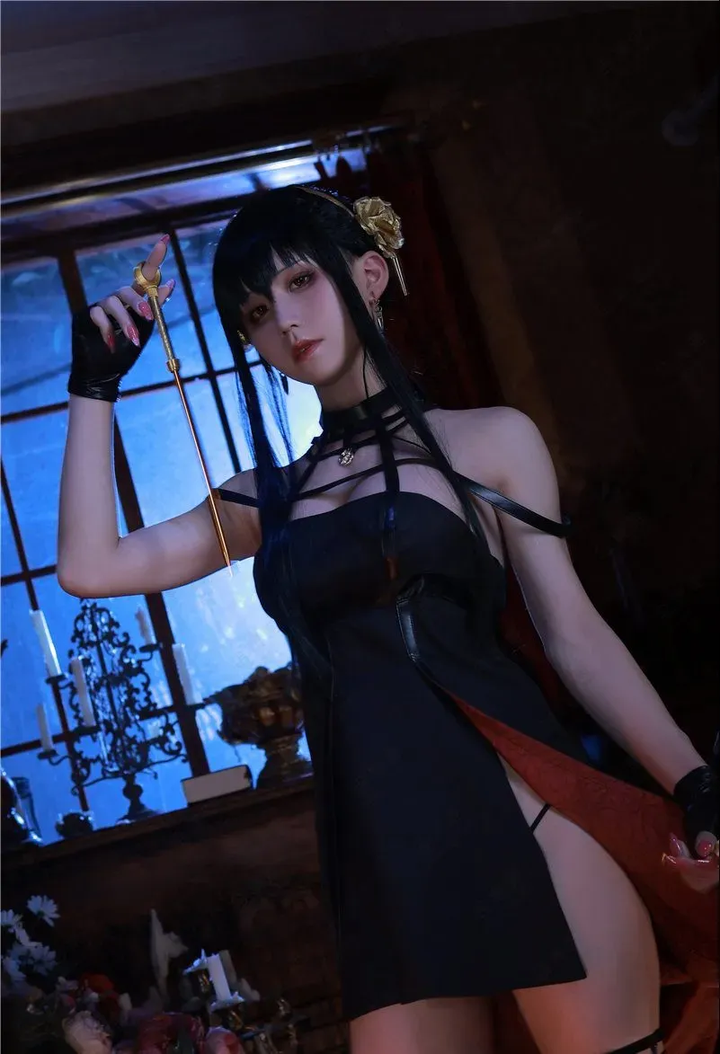 桜满三时作品目录｜编号更新与合集范围整理 桜满三时黑色角色造型蓝色光线场景照片